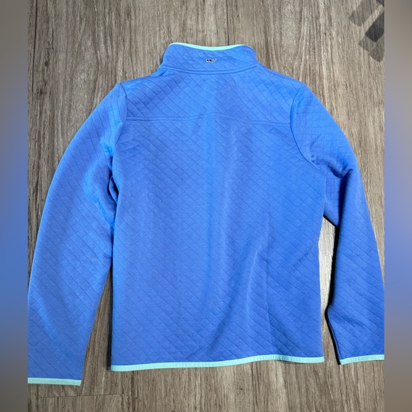 Vineyard Vines button up - Medium NWOT - Picture 4 of 4